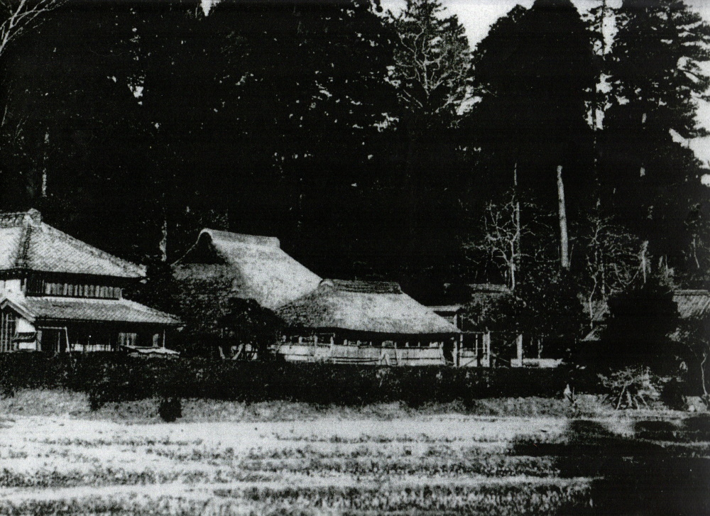 1950年頃の旧斎藤家住宅吉峰荘（写真外右3棟などを除く）